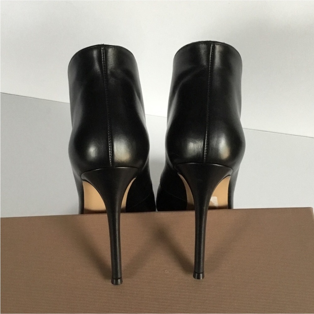 GIANVITO ROSSI - Picture 6 of 15